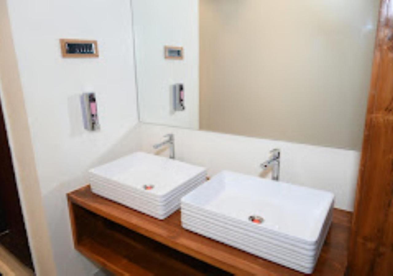 Hotel Rajwada Kapurhol Kapurwahal Luaran gambar