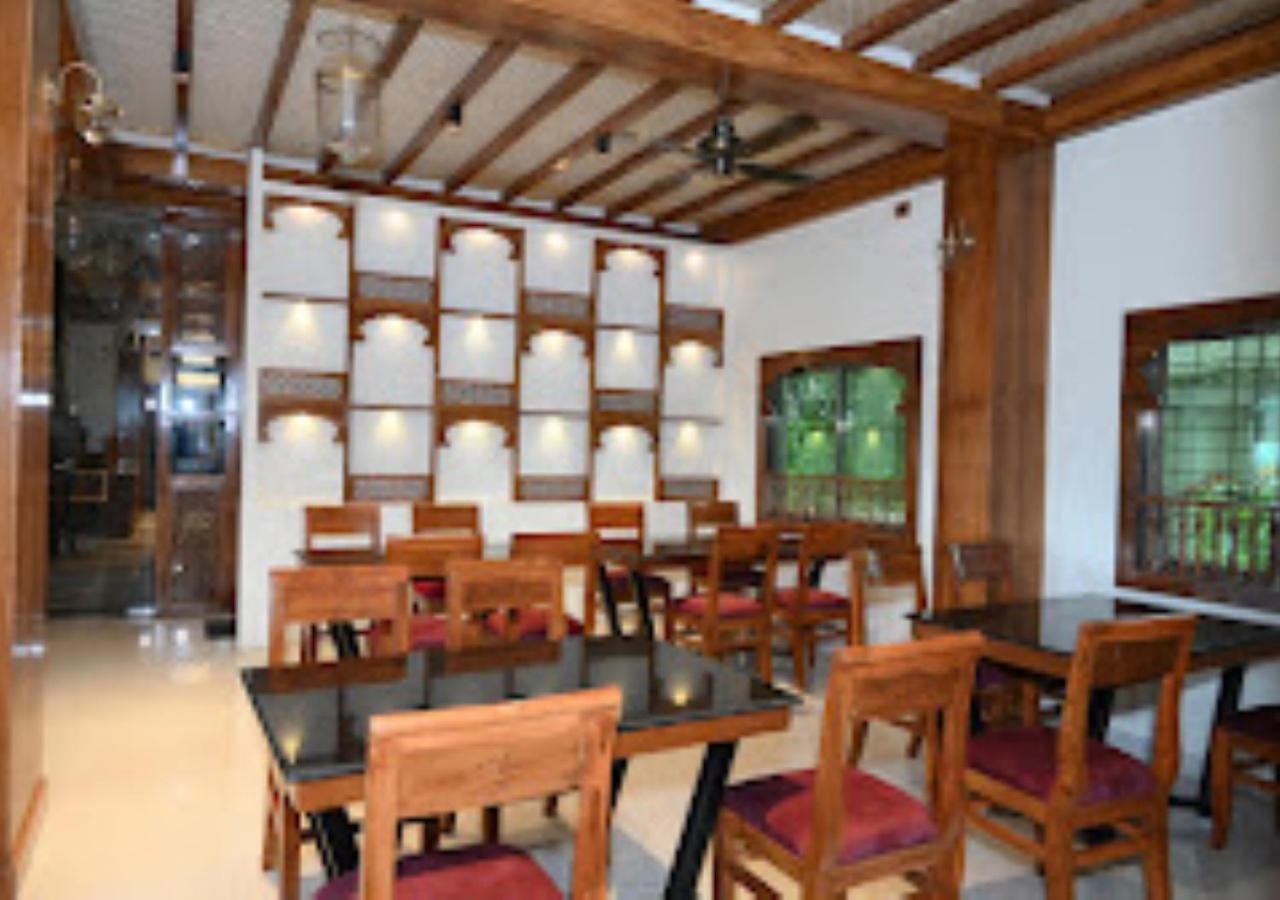 Hotel Rajwada Kapurhol Kapurwahal Luaran gambar